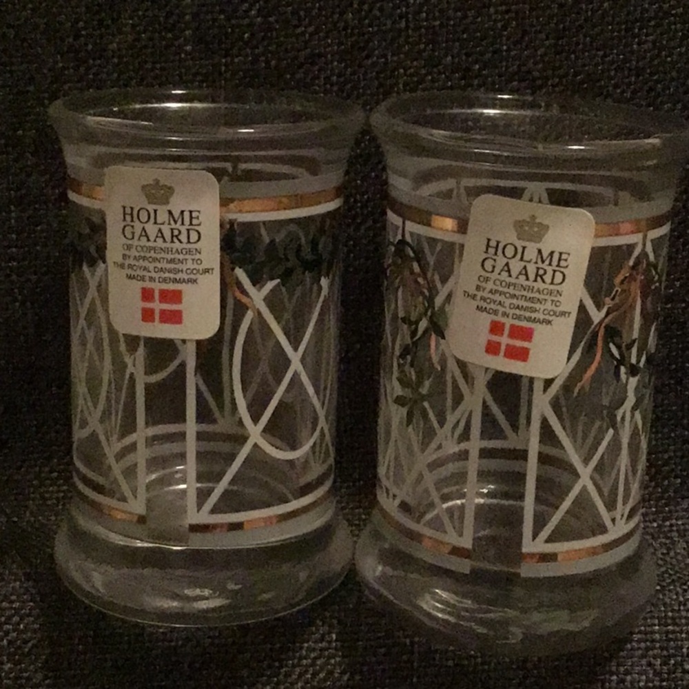 Collectible  2000 Christmas Dram Glasses